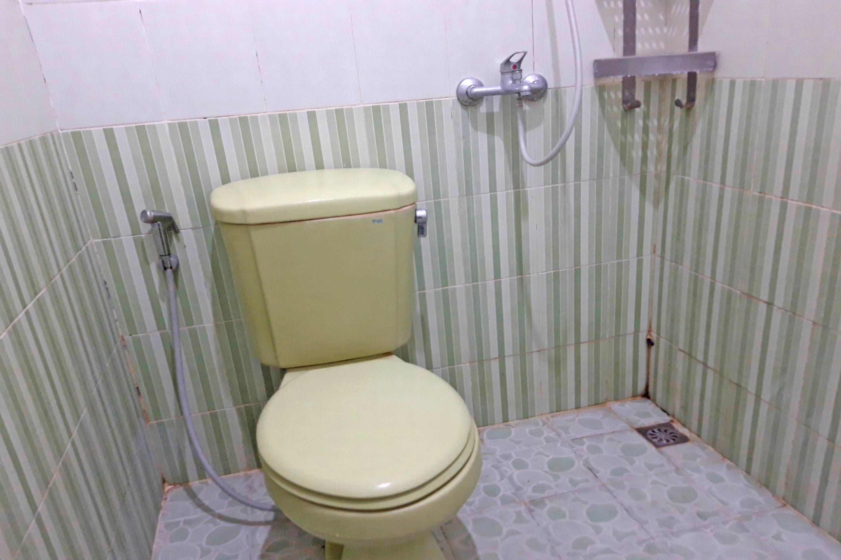 Oyo 1815 Gatsu Residence Semarang Ngoại thất bức ảnh