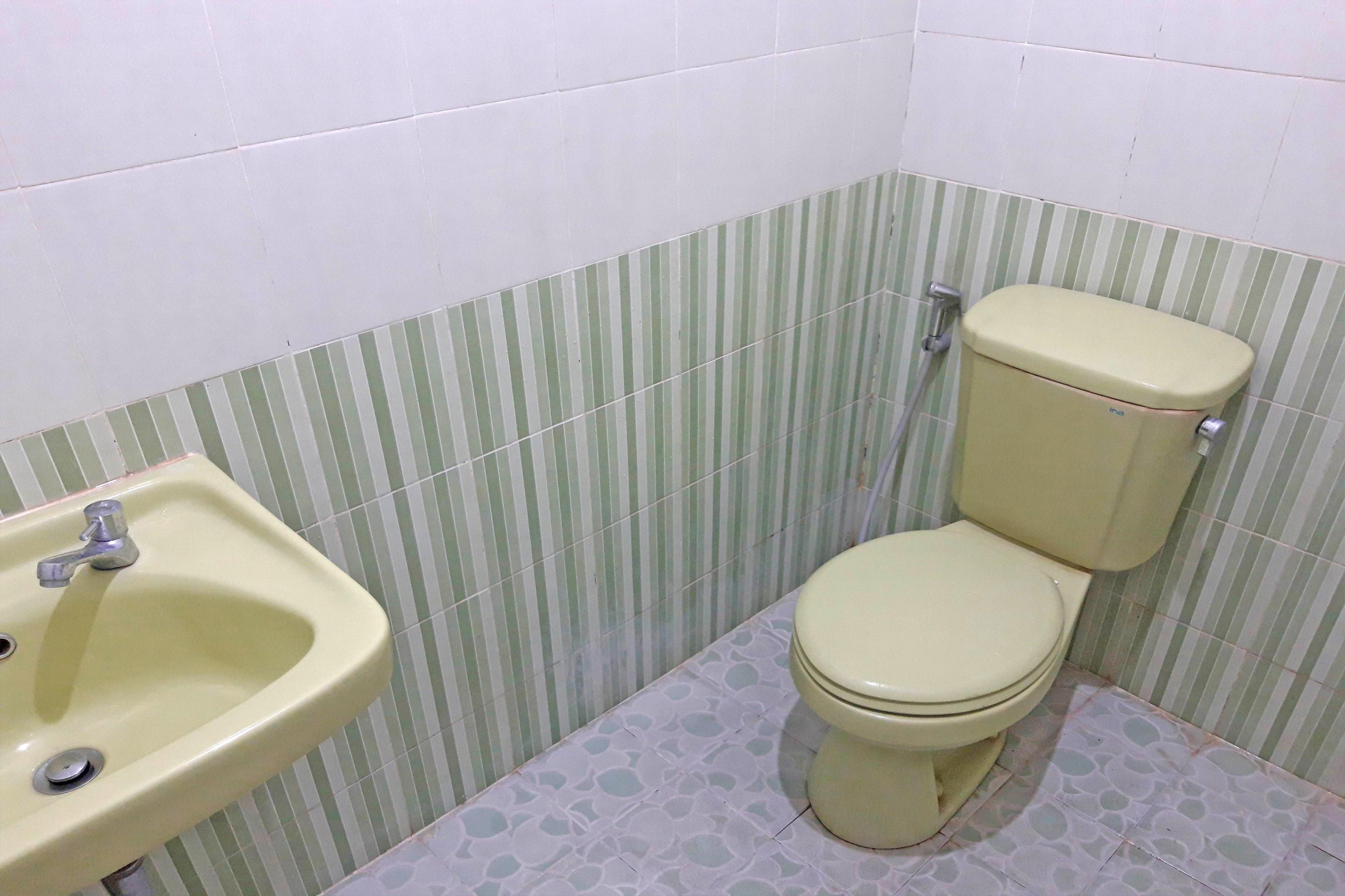 Oyo 1815 Gatsu Residence Semarang Ngoại thất bức ảnh
