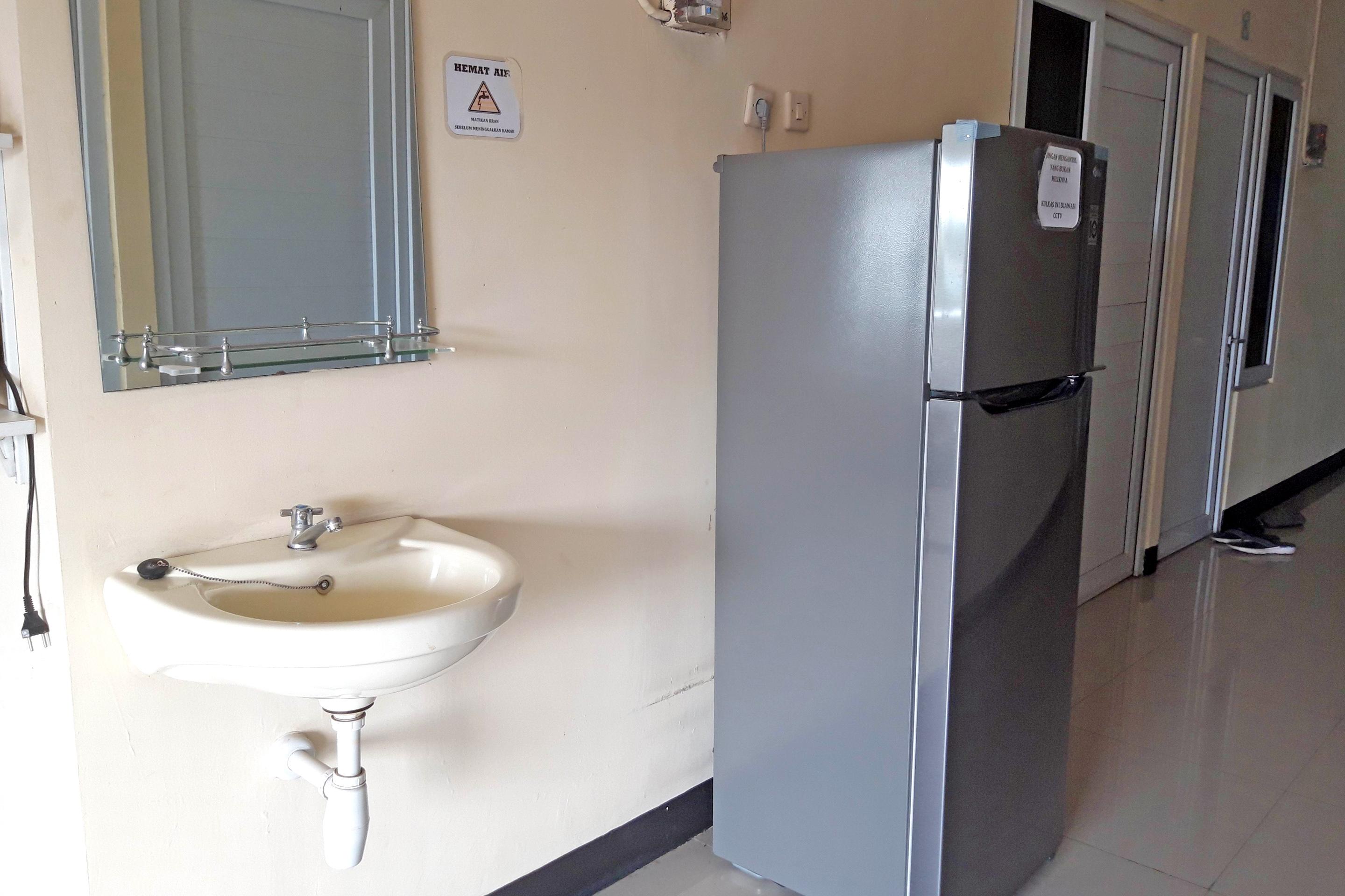 Oyo 1815 Gatsu Residence Semarang Ngoại thất bức ảnh